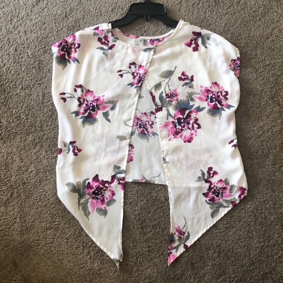 White floral print top w/ an open back - Picture 4 of 4